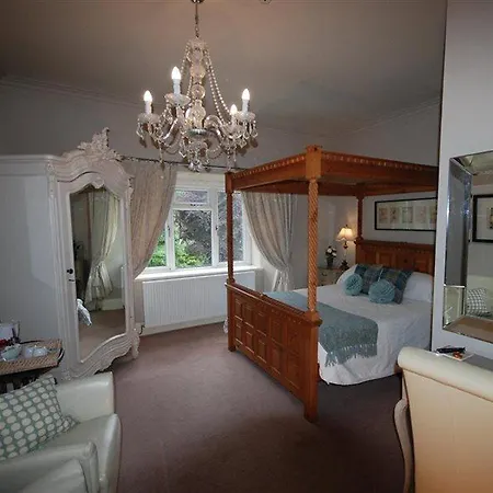 Hilton House * Windermere