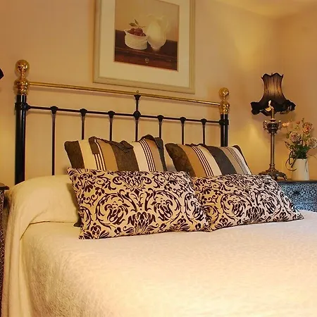 Hilton House * Windermere