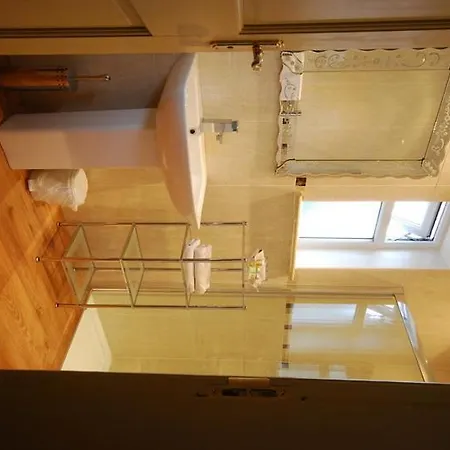 Hilton House Apartment *